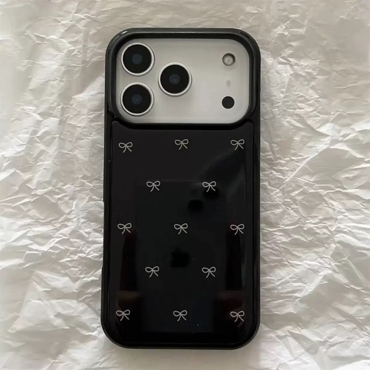 Small Bow case for iPhones