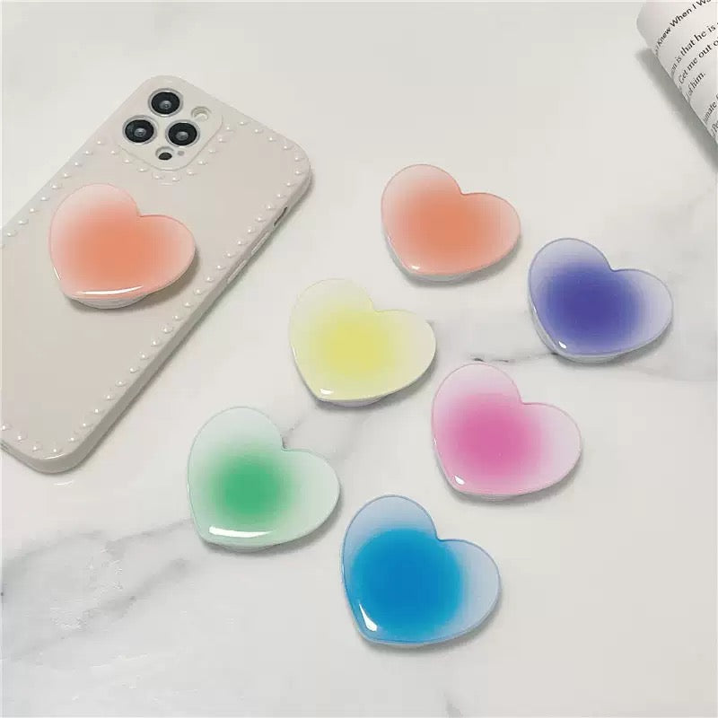gradient heart-shaped phone grip