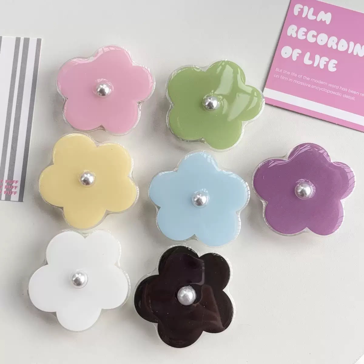 Pearl Flower phone Grip