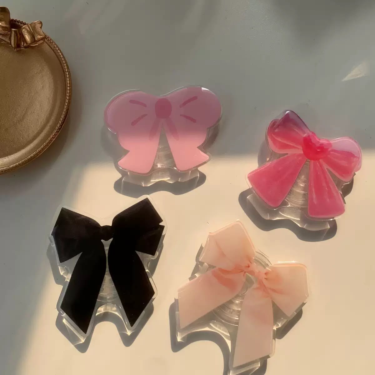 Bow phone Grip