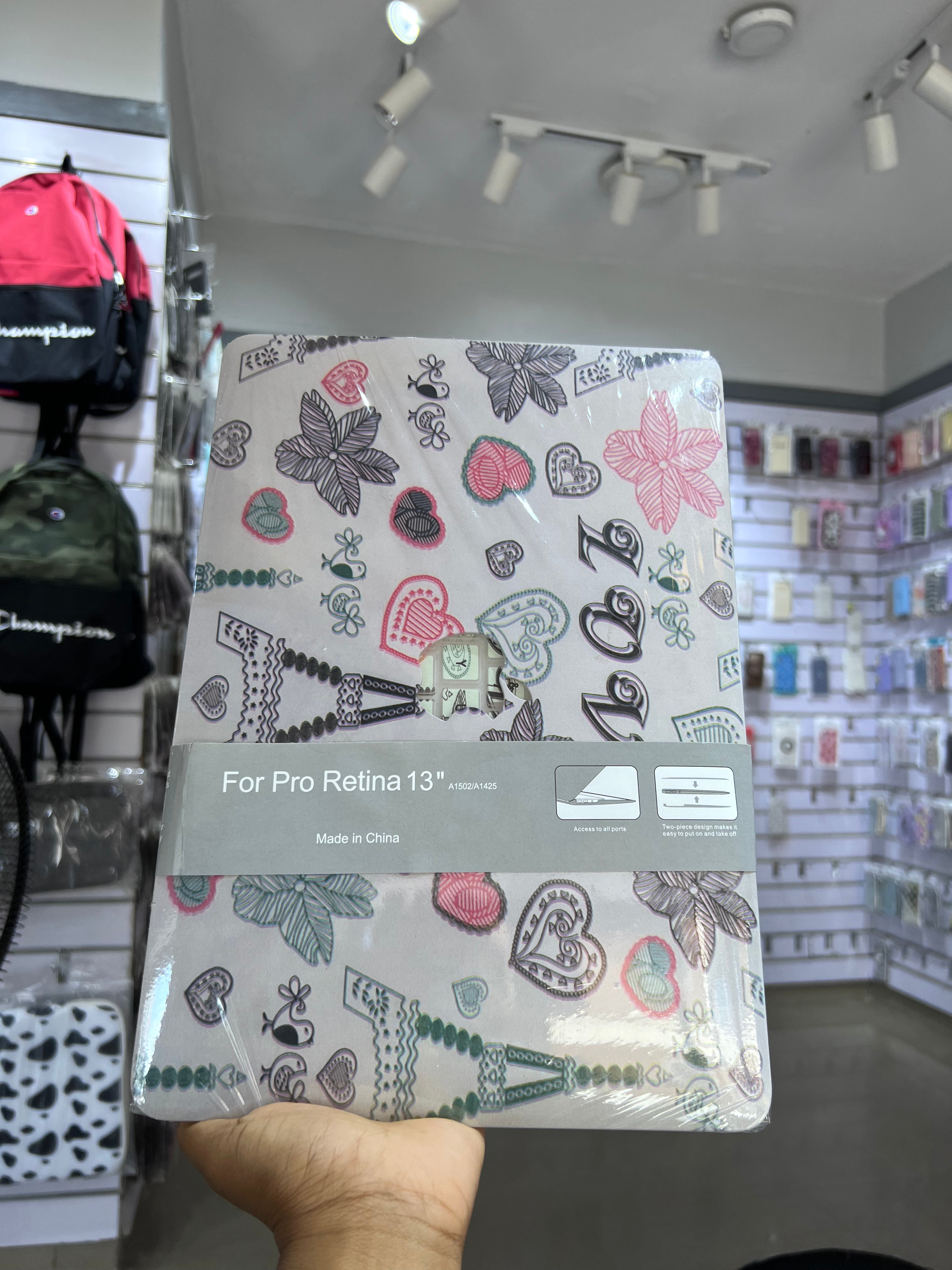 Mac Book Pro Retina 13 (A1502/A1425)With Apple Logo Cut-Love