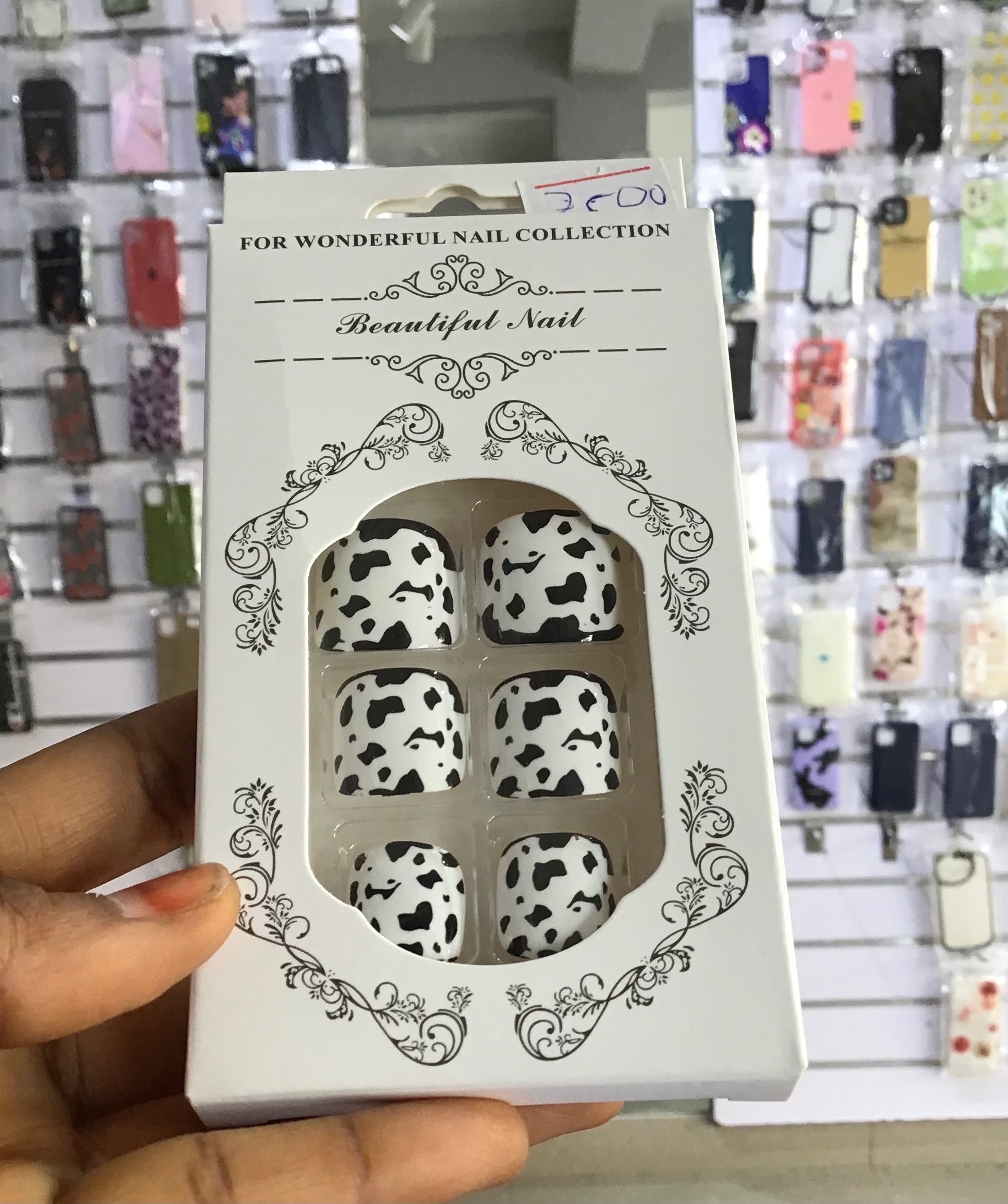 Black And White Foot Nail