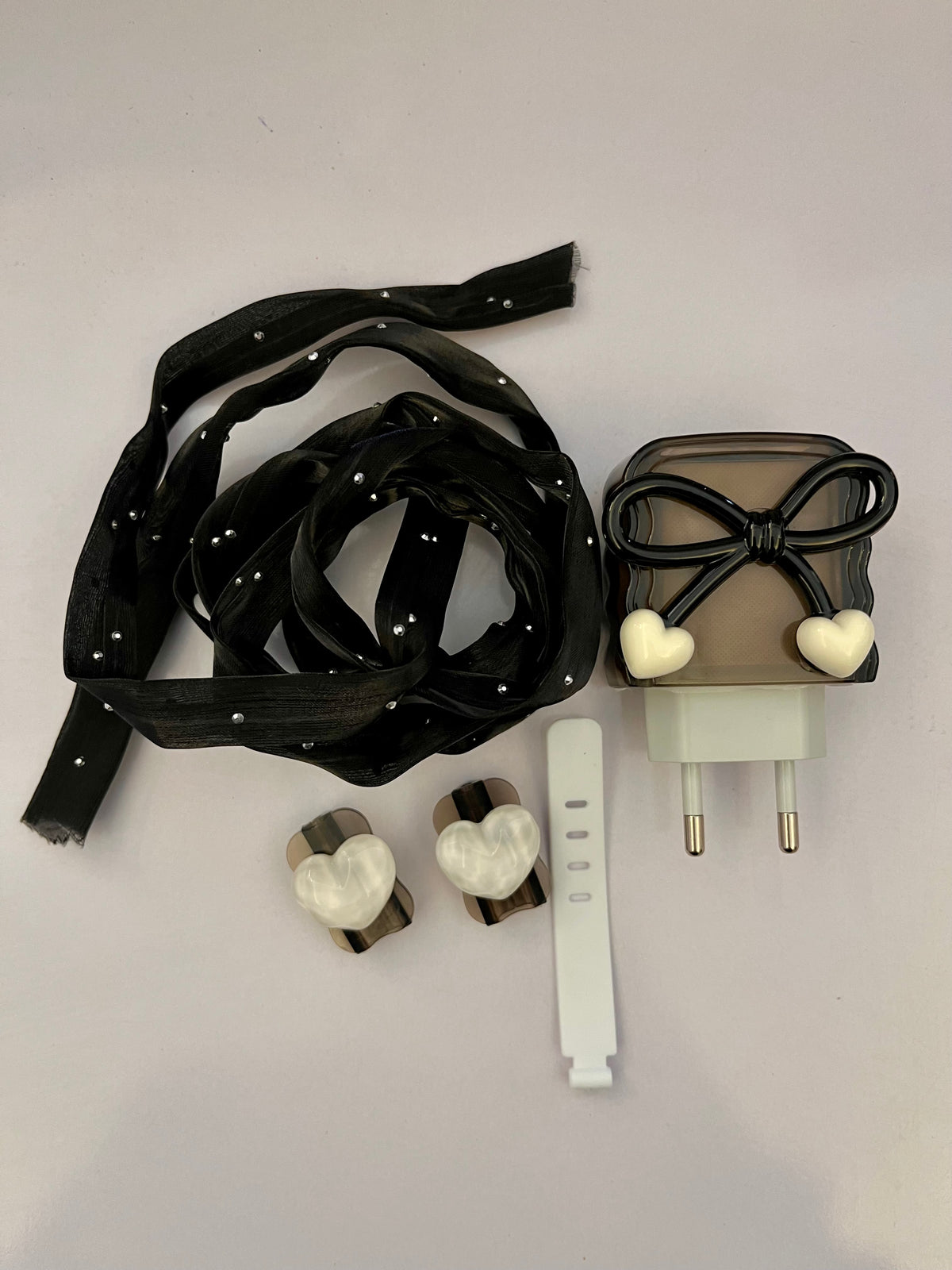 Scruffy Bow charger protector set