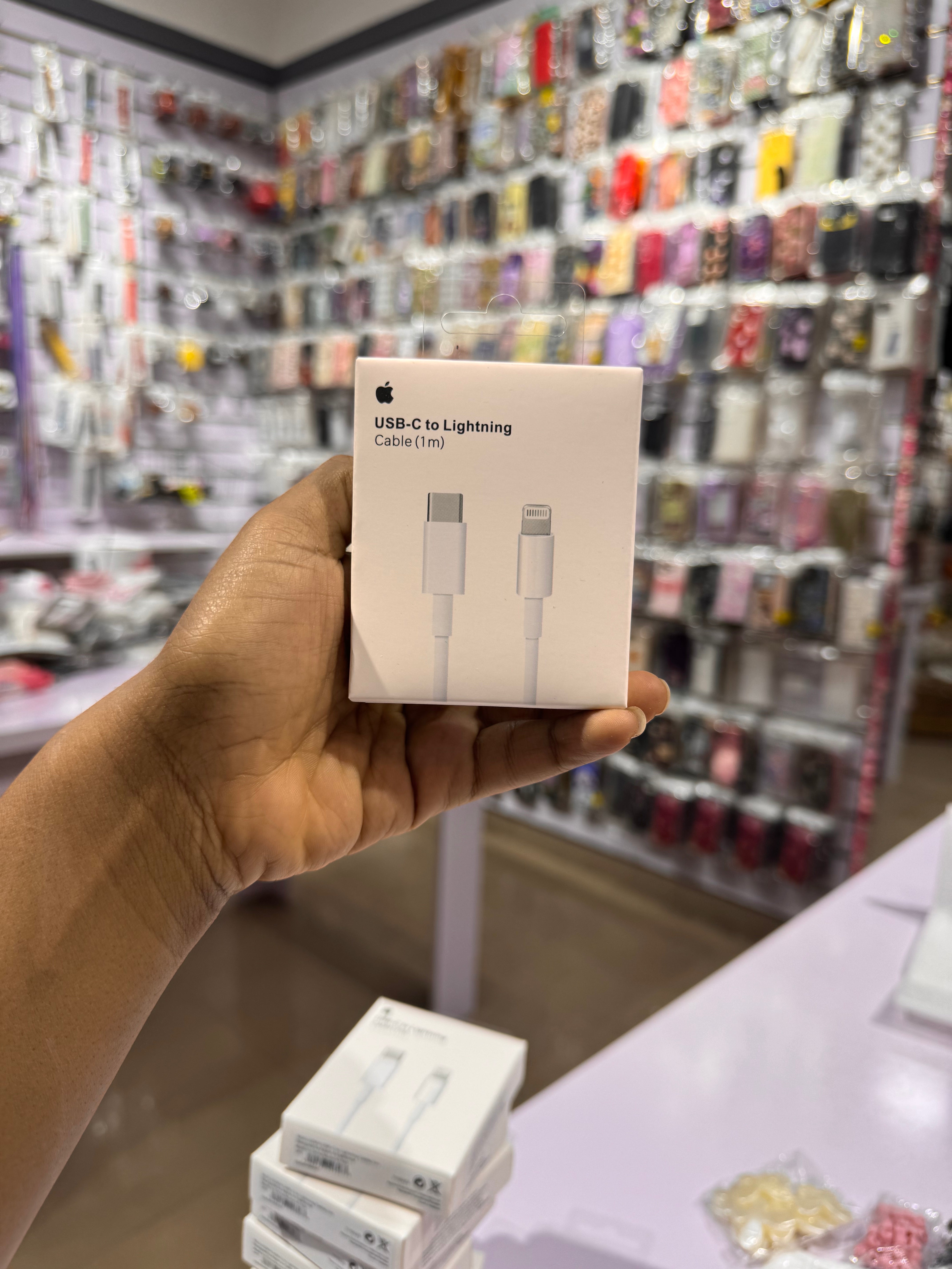 USB-Type C to lighting cable (1m)