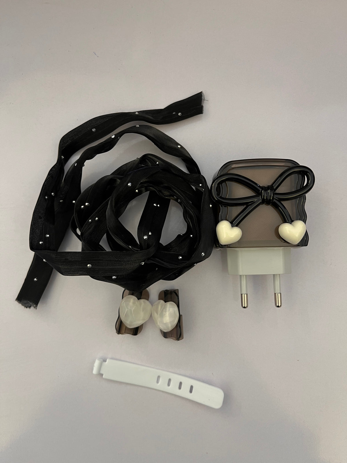 Scruffy Bow charger protector set