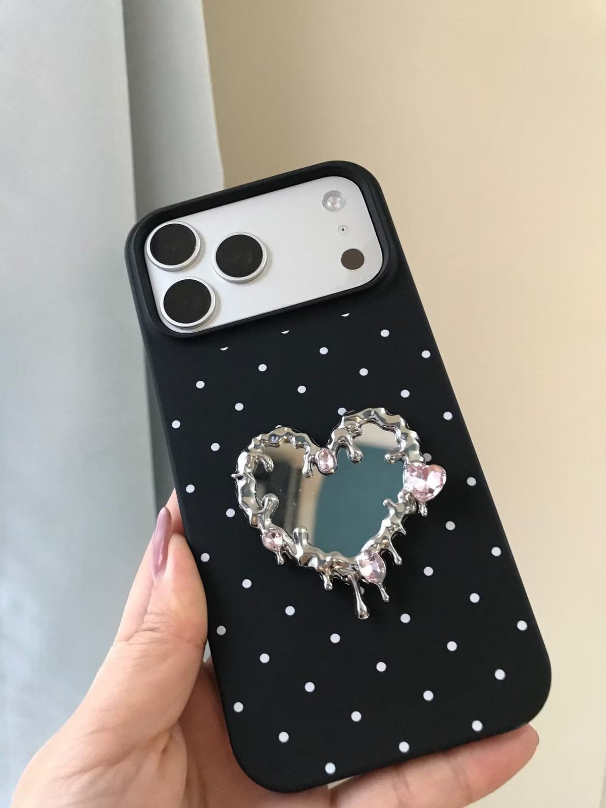 Heart shaped mirror case for iPhones