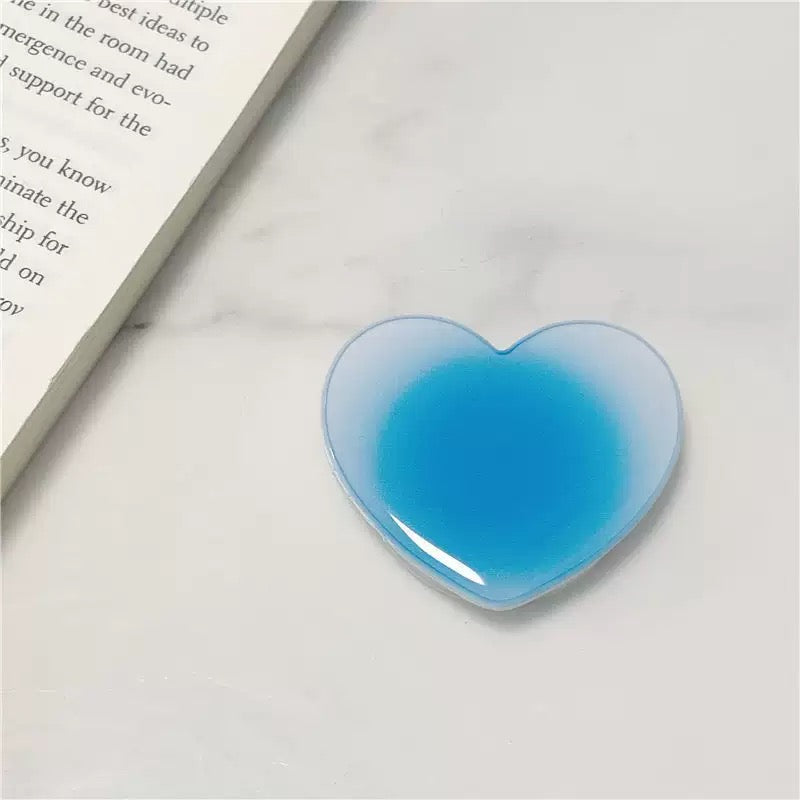 gradient heart-shaped phone grip