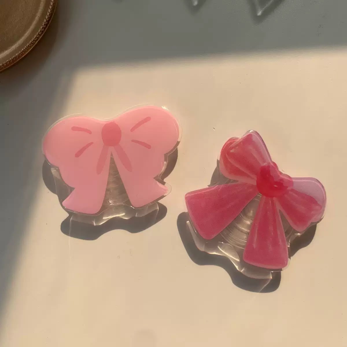Bow phone Grip