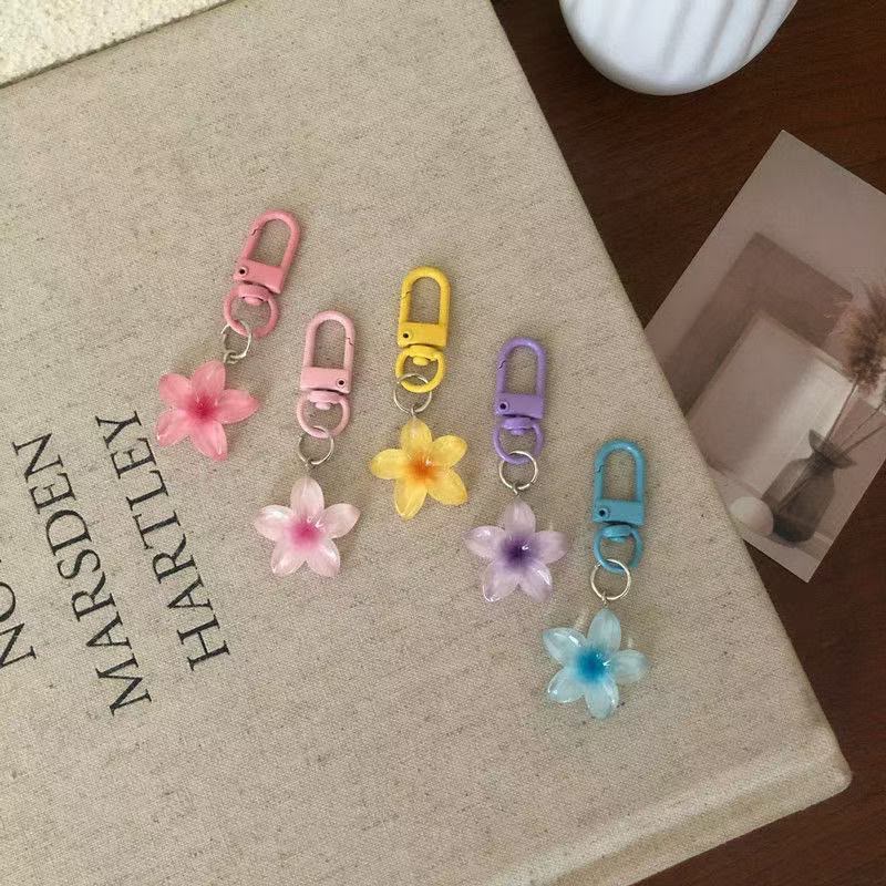 Transparent Daisy keychains