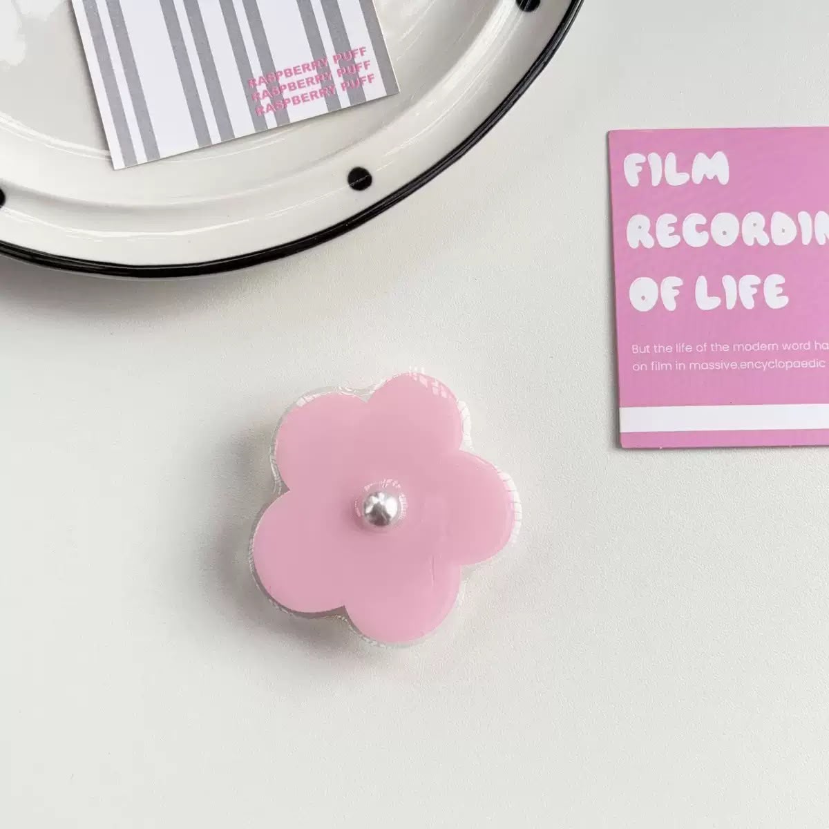 Pearl Flower phone Grip