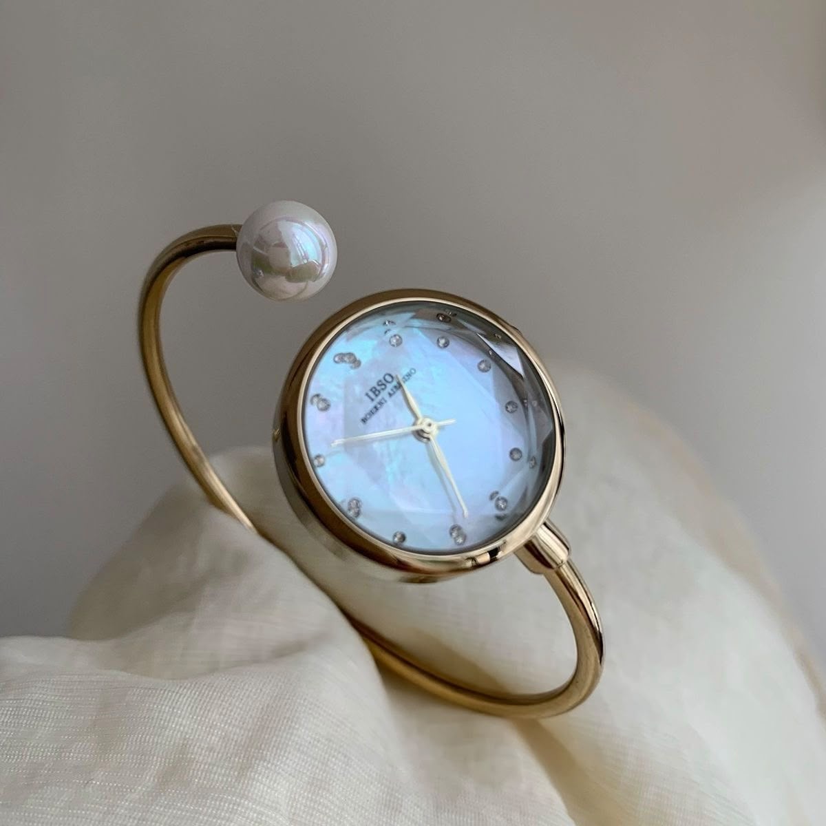 Gold Pearl cuff  Brecelet Watch