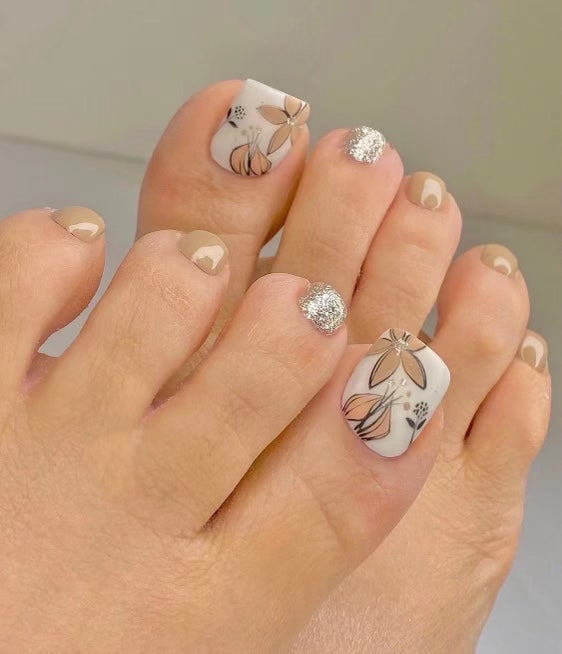 Nude Floral Foot Nail