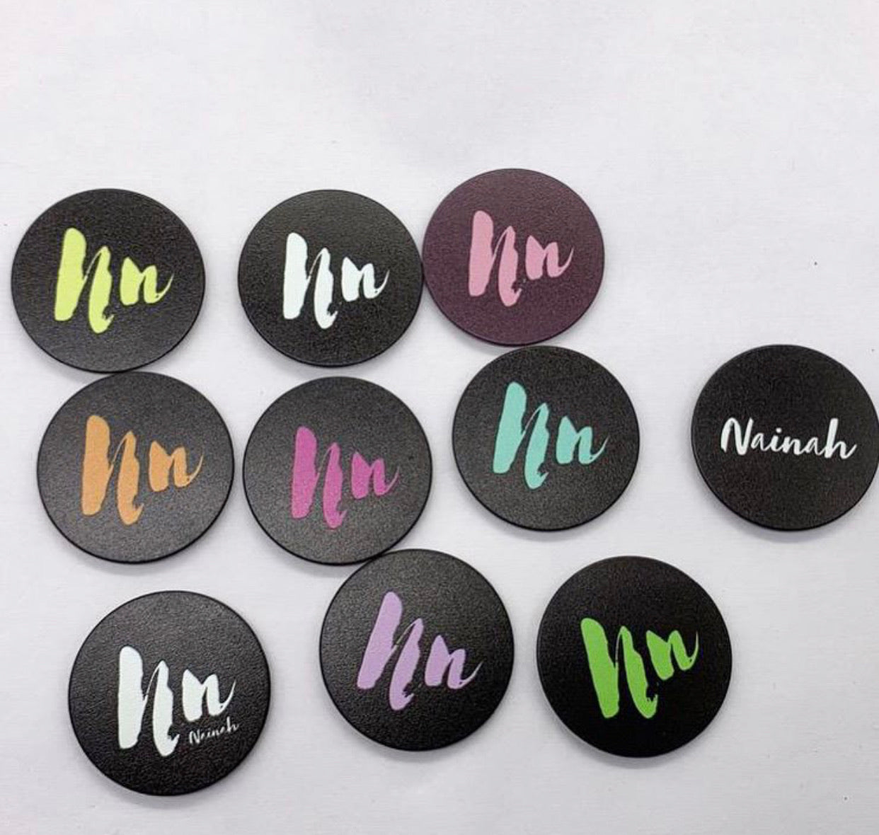 Nainah Gloss phone grips