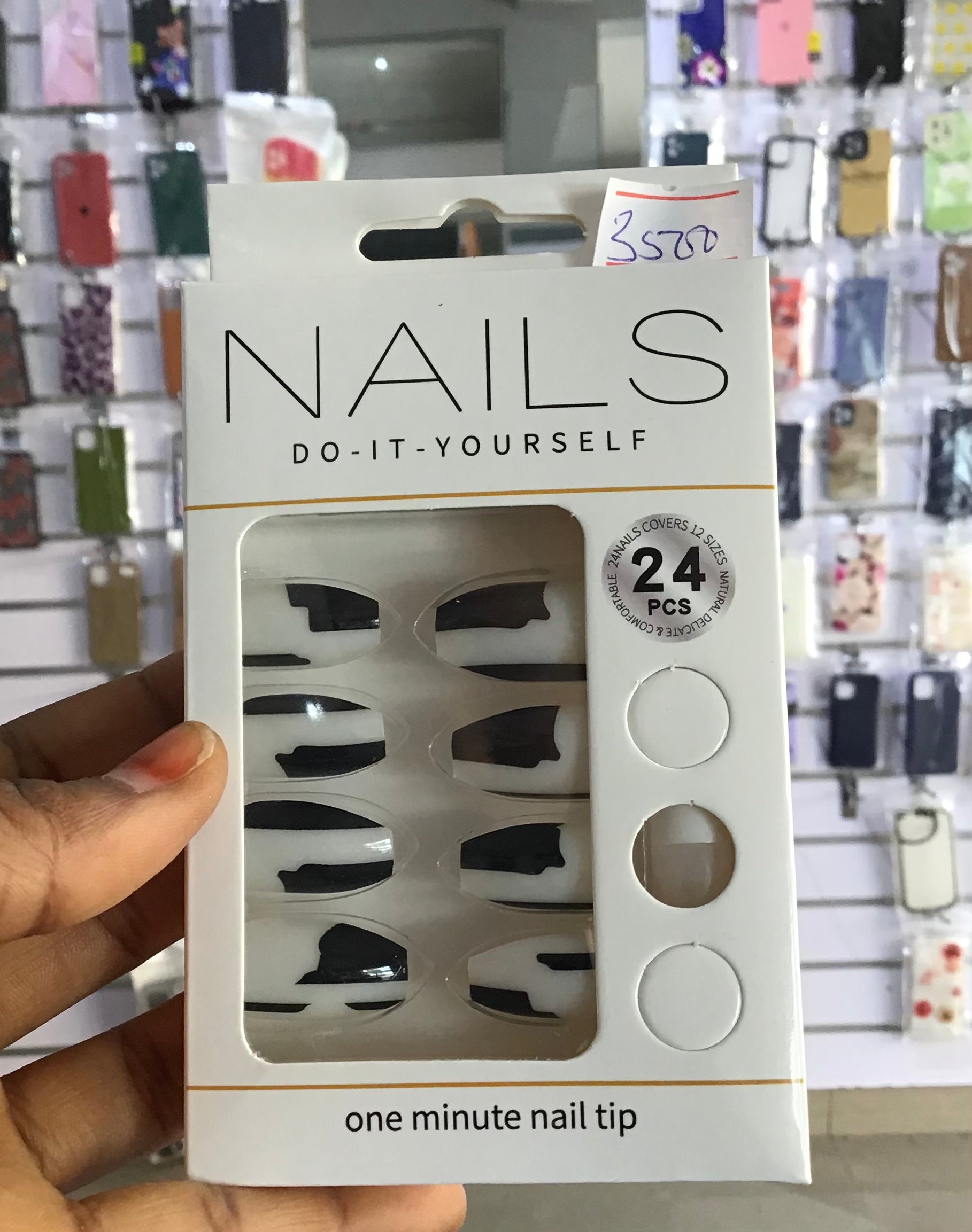 Black and White Press On Nails